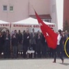 Bayrak geçişi sırasında ayağa kalkmayan milli eğitim müdürünün başı dönmüş Bayrak geçişi sırasında ayağa kalkmayan milli eğitim müdürünün başı dönmüş