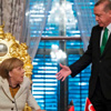 Merkel'in oturduğu ata yadigarı koltuk rahatsız etti Merkel'in oturduğu ata yadigarı koltuk rahatsız etti