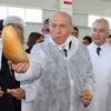 MHP 'askıda ekmek' kampanyası başlattı MHP 'askıda ekmek' kampanyası başlattı