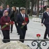 Ahmet Davutoğlu Sultanahmet'te karanfil bıraktı