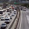 Sabah saatlerinde yola çıkan tatilciler Mahmutbey gişelerinde yoğunluğa yol açtı