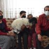﻿Veteriner bulamayınca kuzuyu hastaneye götürdü