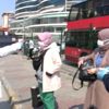 EVLERİNE GİDEMEYEN HEMŞİRELERE POLİSTEN YARDIM EVLERİNE GİDEMEYEN HEMŞİRELERE POLİSTEN YARDIM