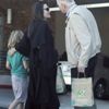 Angelina Jolie babasından akıl aldı