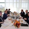 Angela Merkel’le ‘çalışma kahvaltısı’ Angela Merkel’le ‘çalışma kahvaltısı’