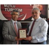 İtfaiye Daire Başkanı Alpman’a Plaket İtfaiye Daire Başkanı Alpman’a Plaket