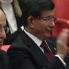 Davutoğlu'ndan Baykal'a alkış...