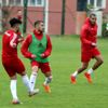 Sivasspor yağmur altında çalıştı Sivasspor yağmur altında çalıştı