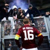 Roma'da futbolcular öfkeli taraftarlara hesap verdi Roma'da futbolcular öfkeli taraftarlara hesap verdi