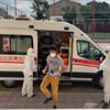 Kovid-19 tedavisi gören gençler ambulanslarla sınav salonuna götürüldü