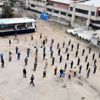 İşçilerden sosyal mesafeli 1 Mayıs kutlaması İşçilerden sosyal mesafeli 1 Mayıs kutlaması