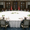 Ak Saray’da 6.5 milyonluk masa! Ak Saray’da 6.5 milyonluk masa!