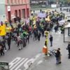 Trafikte oyuncak araba sürdü, ehliyetinden oldu! Trafikte oyuncak araba sürdü, ehliyetinden oldu!