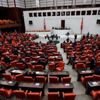 Derneklere ‘Kayyum’ önerisinden geri adım Derneklere ‘Kayyum’ önerisinden geri adım