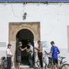Tunus'ta camiler ibadete açıldı