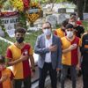 Bakan Kasapoğlu, Metin Oktay'ı kabri başında andı Bakan Kasapoğlu, Metin Oktay'ı kabri başında andı