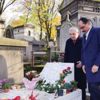 İbrahim Kalın, Ahmet Kaya’nın mezarını ziyaret etti