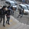 Sigorta yapma veya yenileme vaadiyle dolandırıcılık yapan şebeke adliyeye sevk edildi Sigorta yapma veya yenileme vaadiyle dolandırıcılık yapan şebeke adliyeye sevk edildi