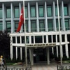 İBB'deki Türk bayrakları da yarıya indirildi İBB'deki Türk bayrakları da yarıya indirildi