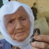 Depremde yıkılan evine değil ölen civcivlerine ağladı Depremde yıkılan evine değil ölen civcivlerine ağladı