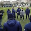 Fenerbahçe'de teknik sorumlu olarak ilk idmanına çıkan Emre Belözoğlu: Son 10 maçtaki her puanın her zerresine talibiz Fenerbahçe'de teknik sorumlu olarak ilk idmanına çıkan Emre Belözoğlu: Son 10 maçtaki her puanın her zerresine talibiz