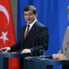 Davutoğlu Merkel'le telefonda görüştü