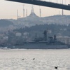 Rus savaş gemisi Boğaz'dan geçti, havadan, karadan, denizden önlem alındı