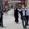 Yaşlılar Taksim Meydanı ve İstiklal Caddesi ne akın ...