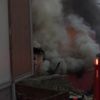 Gecekondu alev alev yandı