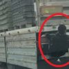 Kamyon kasasında tehlikeli yolculuk Kamyon kasasında tehlikeli yolculuk