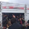 Kaza yapan TIR'dan 114 göçmen çıktı Kaza yapan TIR'dan 114 göçmen çıktı