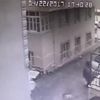 Bebeğin sokağa bırakılma anı güvenlik kamerasında Bebeğin sokağa bırakılma anı güvenlik kamerasında