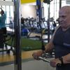 84 yaşında vücut geliştirme sporu yapıyor 84 yaşında vücut geliştirme sporu yapıyor