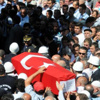 Şehit Narin'i, binler son yolculuğuna uğurladı Şehit Narin'i, binler son yolculuğuna uğurladı