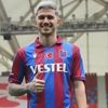 Trabzonspor'un yeni transferi Berat formayı giydi! Çok iddialı mesajlar gönderdi