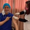 Ünlü oyuncu aşı oldu Ünlü oyuncu aşı oldu