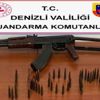 Kalaşnikof satmaya çalışırken jandarmaya yakalandılar Kalaşnikof satmaya çalışırken jandarmaya yakalandılar
