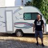 Hayalini gerçekleştirmek için satın aldığı karavan ...