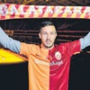 Sağ bek 3.5 yıl için Linnes'in
