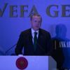Milyonda bir görünüyor! Gece olunca gözleri...
