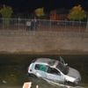 Otomobil sulama kanalına uçtu 2 yaralı Otomobil sulama kanalına uçtu 2 yaralı