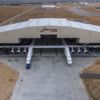 Dünyanın en büyük uçağı hangardan çıkarıldı Dünyanın en büyük uçağı hangardan çıkarıldı