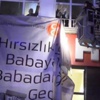 MHP binasına asılan pankart indirildi MHP binasına asılan pankart indirildi