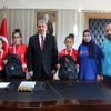 Tunç, başarılı sporcuları ödüllendirdi Tunç, başarılı sporcuları ödüllendirdi