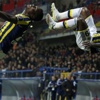 Emenike, FIFA'ya rağmen takla attı Emenike, FIFA'ya rağmen takla attı