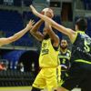 Fenerbahçe basketbolda lige tutundu!