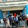 Fedakar öğretmenler, öğrencileri için hazırlık yapıyor