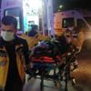 Karşıdan karşıya geçen yayaya otomobil çarptı
