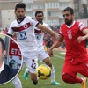 Hakem odasını bastı