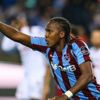 Hugo Rodallega'nın orta sahadan çılgın şutu ve direk!